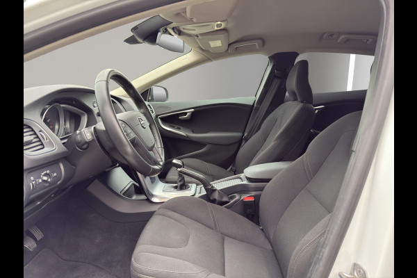 Volvo V40 2.0 T2 Kinetic | Camera + Sensoren | Navigatie | L.M.Velg | 17"Velg | Led koplampen |