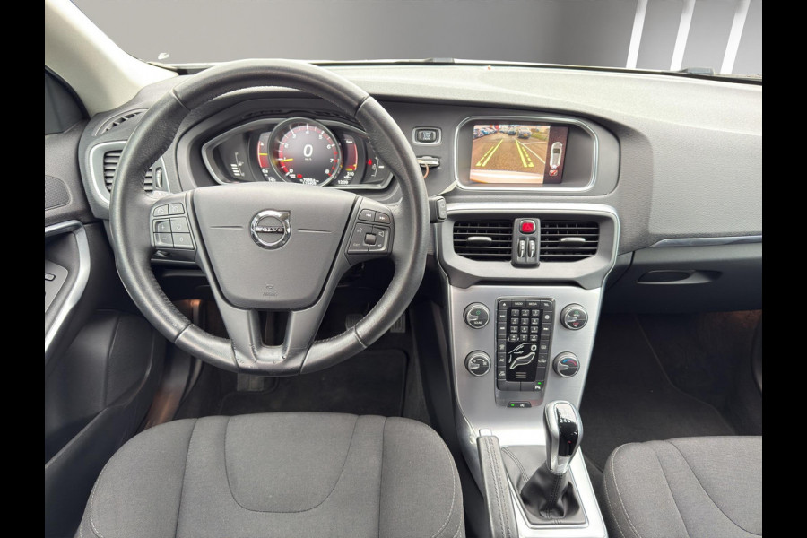 Volvo V40 2.0 T2 Kinetic | Camera + Sensoren | Navigatie | L.M.Velg | 17"Velg | Led koplampen |