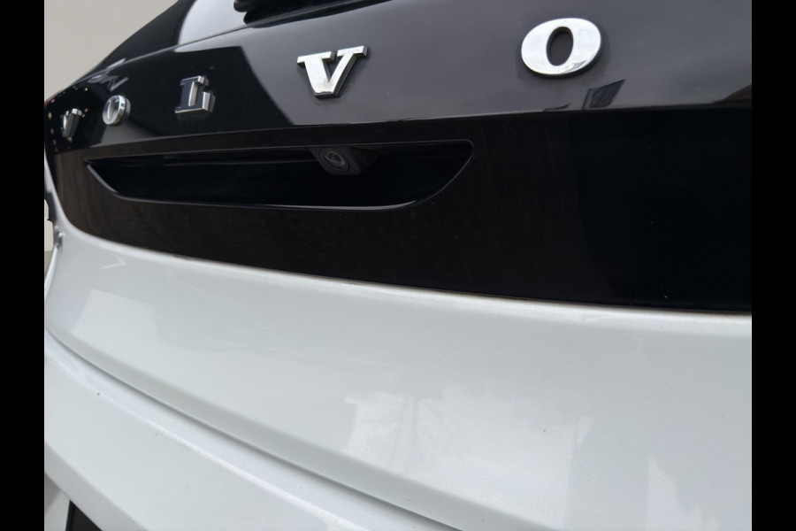 Volvo V40 2.0 T2 Kinetic | Camera + Sensoren | Navigatie | L.M.Velg | 17"Velg | Led koplampen |