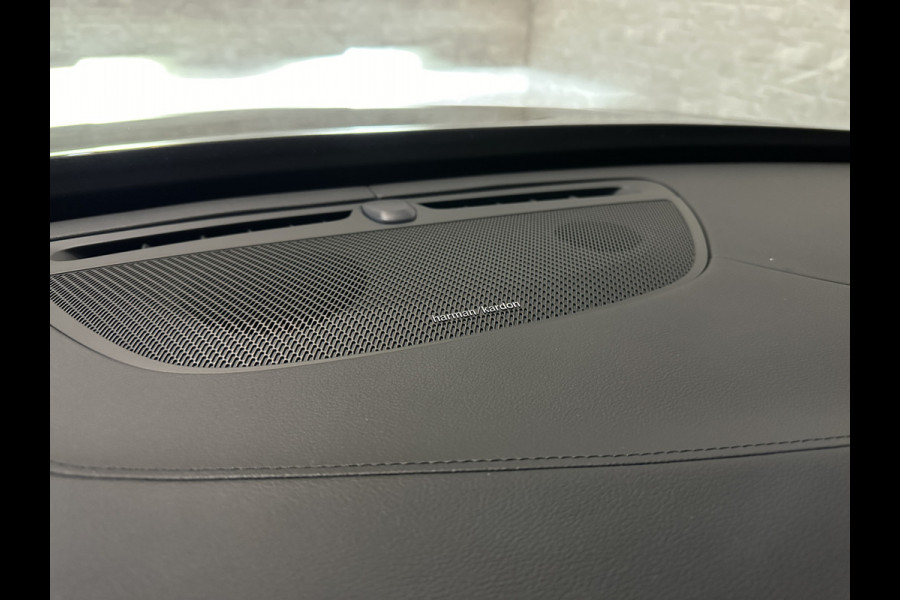 Volvo XC90 T8 AWD R-Design | Pine-Grey! | 360 Camera | ACC | Panorama | Pilot-Assist | Head-Up | Harman-Kardon | Keyless-Entry | 7 Persoons | Trekhaak | 2x Memory | Stoelverwarming V+A | Zwarte-Hemel | Full-LED | Sportstoelen | Stuurverwarming | Standkachel | Black-Line | Zonwering | DAB | 20 inch LM.