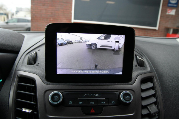 Ford Transit Connect 1.5 EcoBlue L2 Trend 120PK Automaat / Camera / Trekhaak / 3 zits