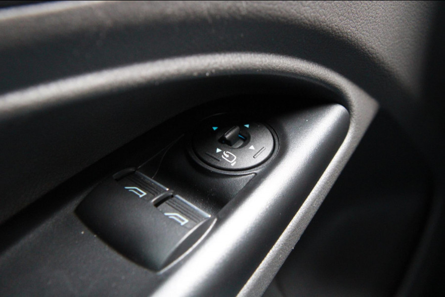 Ford Transit Connect 1.5 EcoBlue L2 Trend 120PK Automaat / Camera / Trekhaak / 3 zits