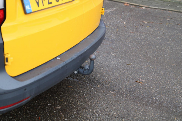 Volkswagen Caddy Cargo 2.0 TDI Comfort / Multi stuur / Trekhaak / Cruise / LMV