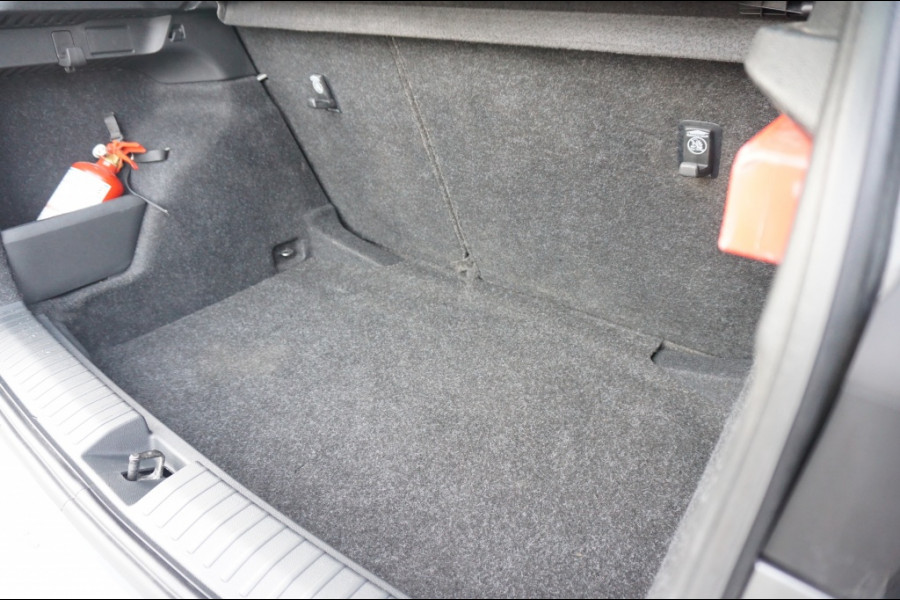 Škoda Kamiq 110 PK Ambition AUTOMAAT | AIRCO | PDC | NAVI BY APP