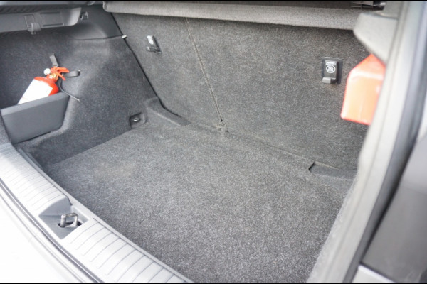 Škoda Kamiq 110 PK Ambition AUTOMAAT | AIRCO | PDC | NAVI BY APP