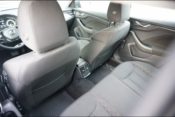 Škoda Kamiq 110 PK Ambition AUTOMAAT | AIRCO | PDC | NAVI BY APP