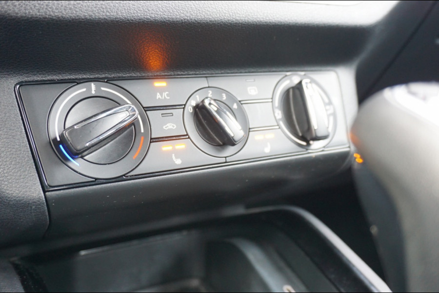 Škoda Kamiq 110 PK Ambition AUTOMAAT | AIRCO | PDC | NAVI BY APP