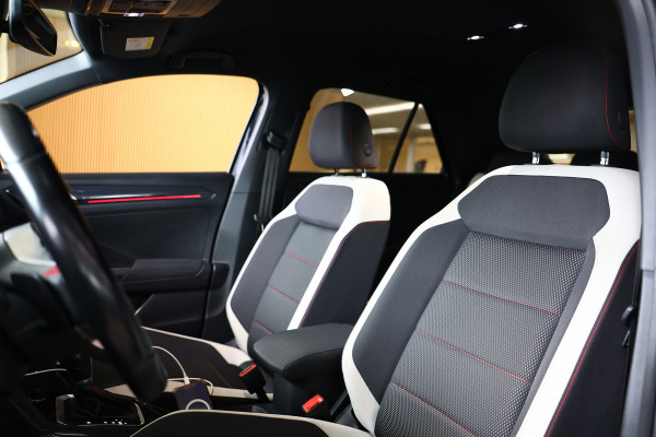 Volkswagen T-Roc 1.5 TSI Sport DSG VIRTUAL ACC CARPLAY DAB SFEER CAMERA STOELVW '19