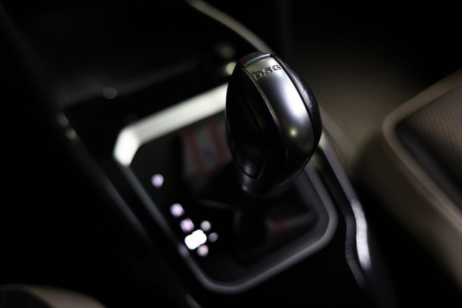 Volkswagen T-Roc 1.5 TSI Sport DSG VIRTUAL ACC CARPLAY DAB SFEER CAMERA STOELVW '19