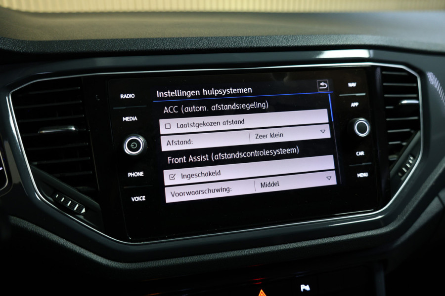 Volkswagen T-Roc 1.5 TSI Sport DSG VIRTUAL ACC CARPLAY DAB SFEER CAMERA STOELVW '19