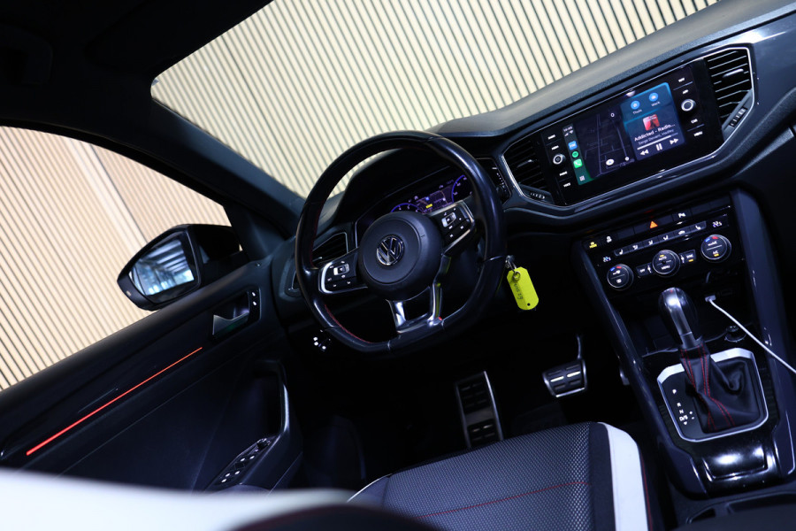 Volkswagen T-Roc 1.5 TSI Sport DSG VIRTUAL ACC CARPLAY DAB SFEER CAMERA STOELVW '19