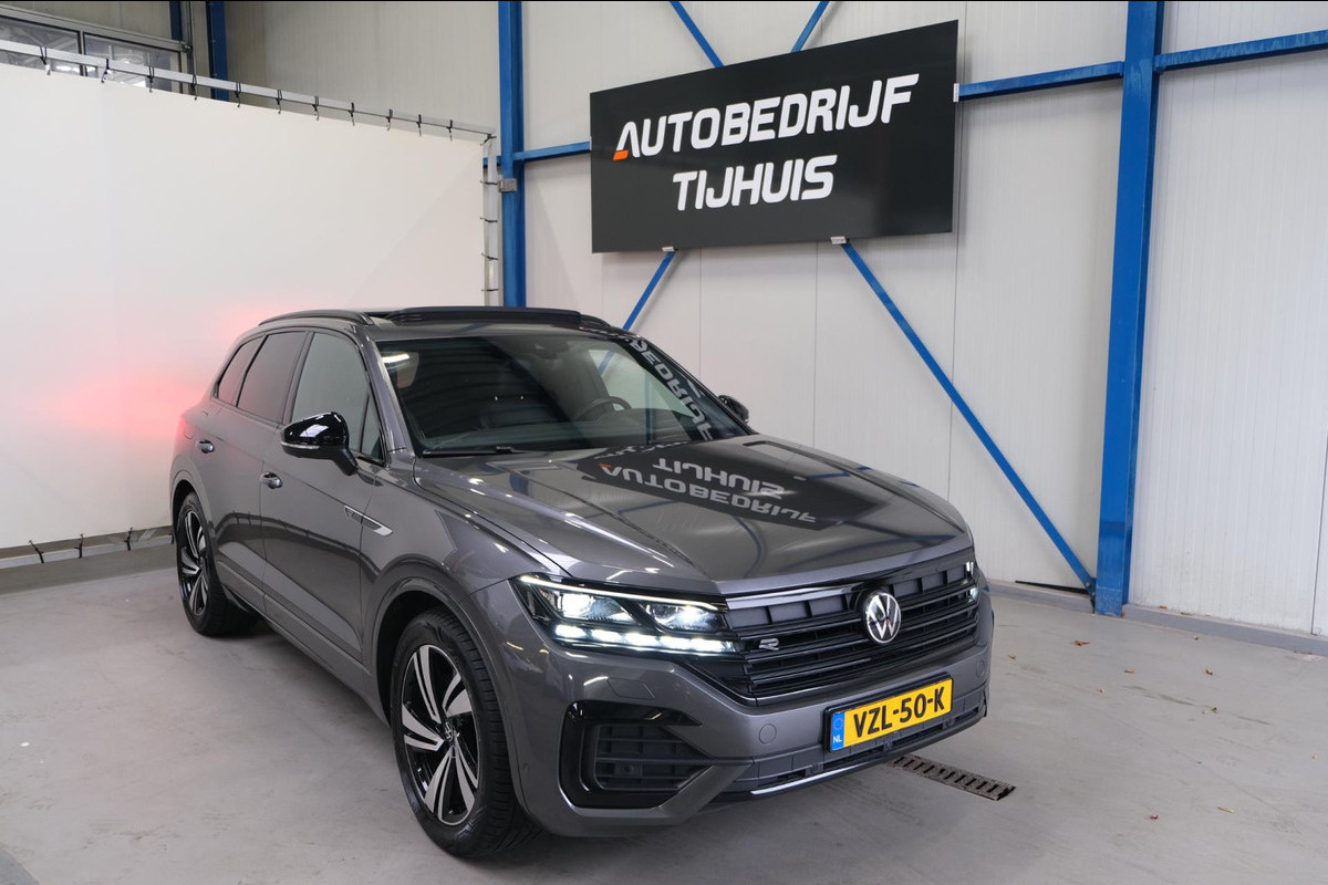 Volkswagen Touareg R-Line 3.0L V6 286pk > GRIJSKENTEKEN < Airco, Cruise, Navi, PDC, Luchtvering, Camera, Schuifdak, Trekhaak.
