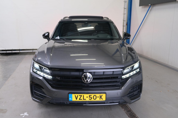 Volkswagen Touareg R-Line 3.0L V6 286pk > GRIJSKENTEKEN < Airco, Cruise, Navi, PDC, Luchtvering, Camera, Schuifdak, Trekhaak.