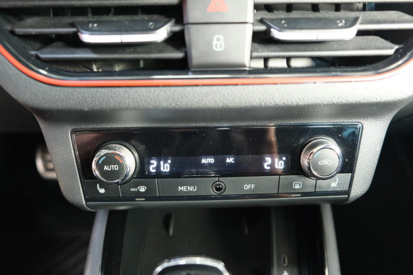 Škoda SCALA 1.0 TSI Sport Business Automaat - N.A.P. Airco, Cruise, Navi, PDC, Stoelverwarming, Panodak.
