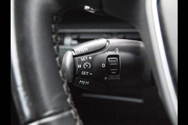 Peugeot 3008 1.2 PureTech Active | Apple Carplay | Camera | Cruise Control | Trekhaak | Automaat | NL-Auto |