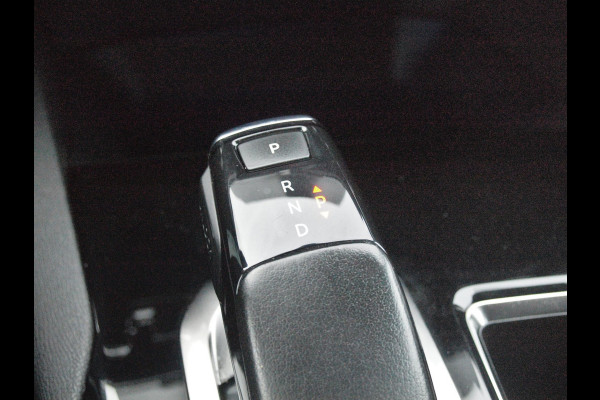 Peugeot 3008 1.2 PureTech Active | Apple Carplay | Camera | Cruise Control | Trekhaak | Automaat | NL-Auto |