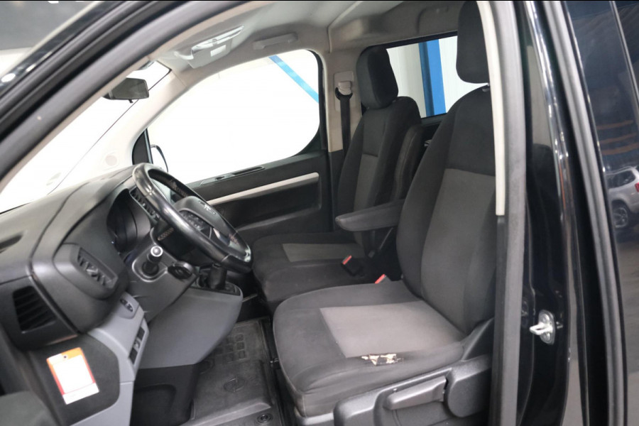 Opel Vivaro 2.0 CDTI L3H1 DC Innovation 2x Schuifdeur - N.A.P. Airco, Cruise, Navi, PDC, Camera, Trekhaak.