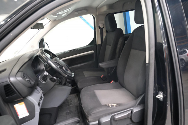 Opel Vivaro 2.0 CDTI L3H1 DC Innovation 2x Schuifdeur - N.A.P. Airco, Cruise, Navi, PDC, Camera, Trekhaak.