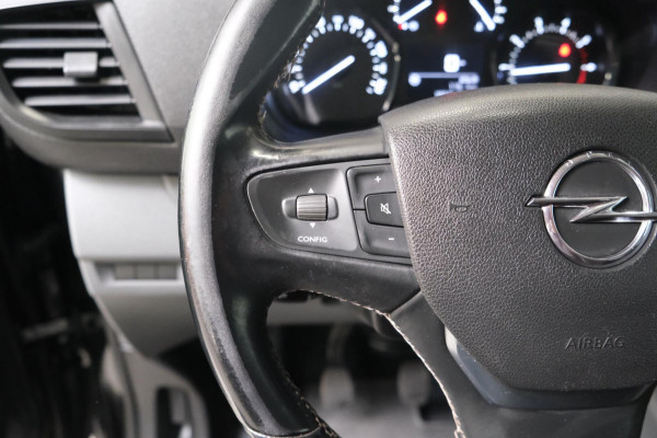 Opel Vivaro 2.0 CDTI L3H1 DC Innovation 2x Schuifdeur - N.A.P. Airco, Cruise, Navi, PDC, Camera, Trekhaak.