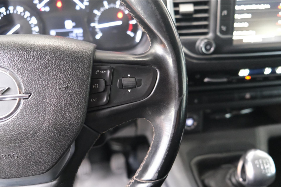 Opel Vivaro 2.0 CDTI L3H1 DC Innovation 2x Schuifdeur - N.A.P. Airco, Cruise, Navi, PDC, Camera, Trekhaak.