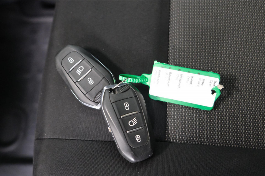 Opel Vivaro 2.0 CDTI L3H1 DC Innovation 2x Schuifdeur - N.A.P. Airco, Cruise, Navi, PDC, Camera, Trekhaak.