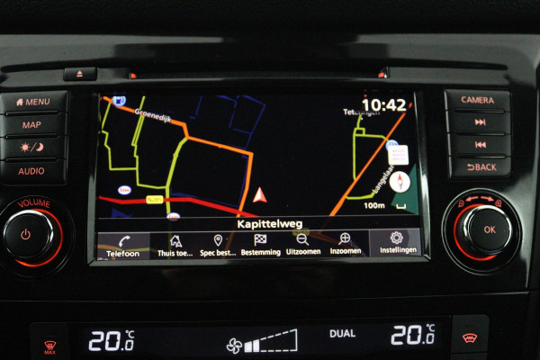 Nissan QASHQAI 1.3 DIG-T Tekna + (PANORAMADAK, TREKHAAK, CAMERA, STOELVERWARMING, ELEKTR STOELEN, PARKEERSENSOREN)