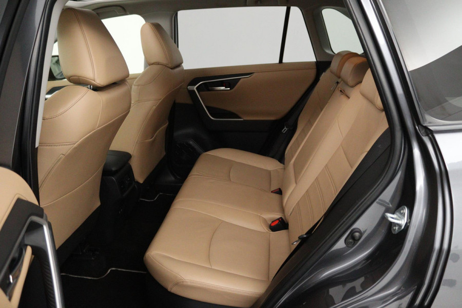 Toyota RAV4 2.5 Hybrid Executive (PANORAMADAK, ELEKTR STOELEN, CAMERA, STOELVERWARMING, NAVIGATIE, CRUISE CONTROL)