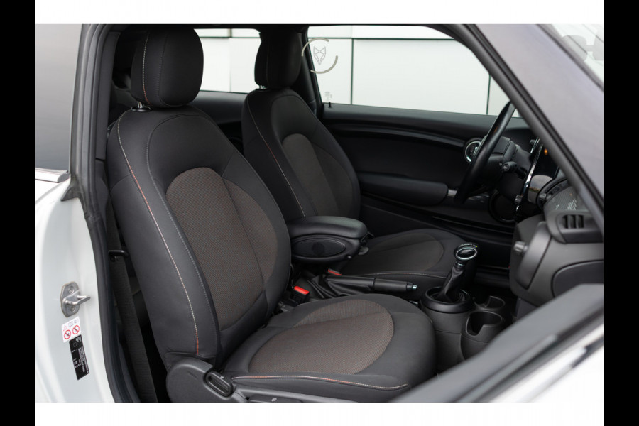 MINI Mini 1.5 Cooper Serious Business Automaat Keyless|Gr-Navi|LED|NL-auto|CC|Volledige historie