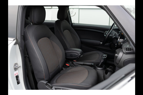 MINI Mini 1.5 Cooper Serious Business Automaat Keyless|Gr-Navi|LED|NL-auto|CC|Volledige historie