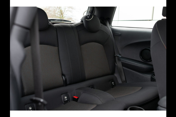 MINI Mini 1.5 Cooper Serious Business Automaat Keyless|Gr-Navi|LED|NL-auto|CC|Volledige historie