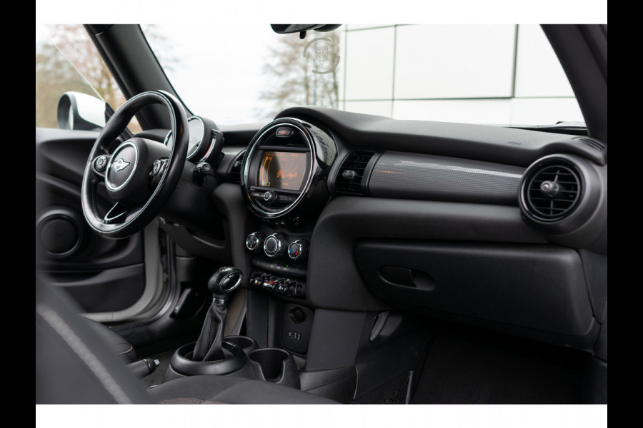 MINI Mini 1.5 Cooper Serious Business Automaat Keyless|Gr-Navi|LED|NL-auto|CC|Volledige historie