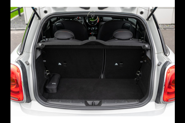 MINI Mini 1.5 Cooper Serious Business Automaat Keyless|Gr-Navi|LED|NL-auto|CC|Volledige historie