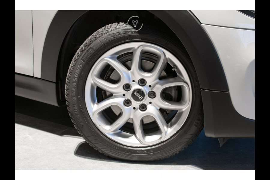 MINI Mini 1.5 Cooper Serious Business Automaat Keyless|Gr-Navi|LED|NL-auto|CC|Volledige historie