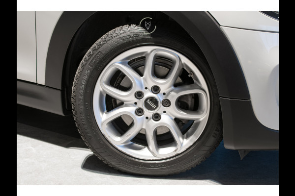 MINI Mini 1.5 Cooper Serious Business Automaat Keyless|Gr-Navi|LED|NL-auto|CC|Volledige historie
