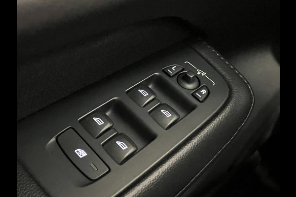 Volvo V60 2.0 B3 / NL-auto / BTW / Stoel + Stuurverwarming