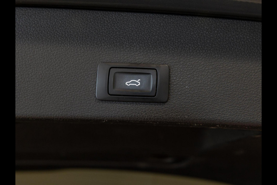 Audi Q2 1.4 TFSI CoD S-Line / 150pk / Stoelverwarming / Leder /