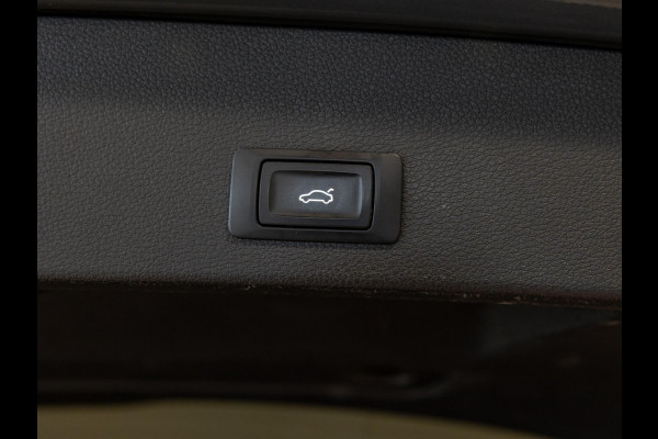 Audi Q2 1.4 TFSI CoD S-Line / 150pk / Stoelverwarming / Leder /