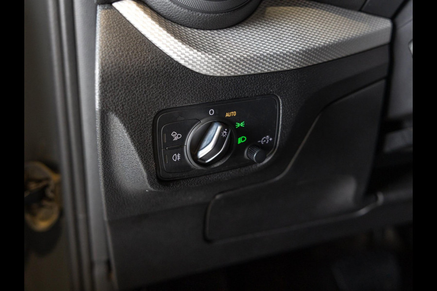 Audi Q2 1.4 TFSI CoD S-Line / 150pk / Stoelverwarming / Leder /