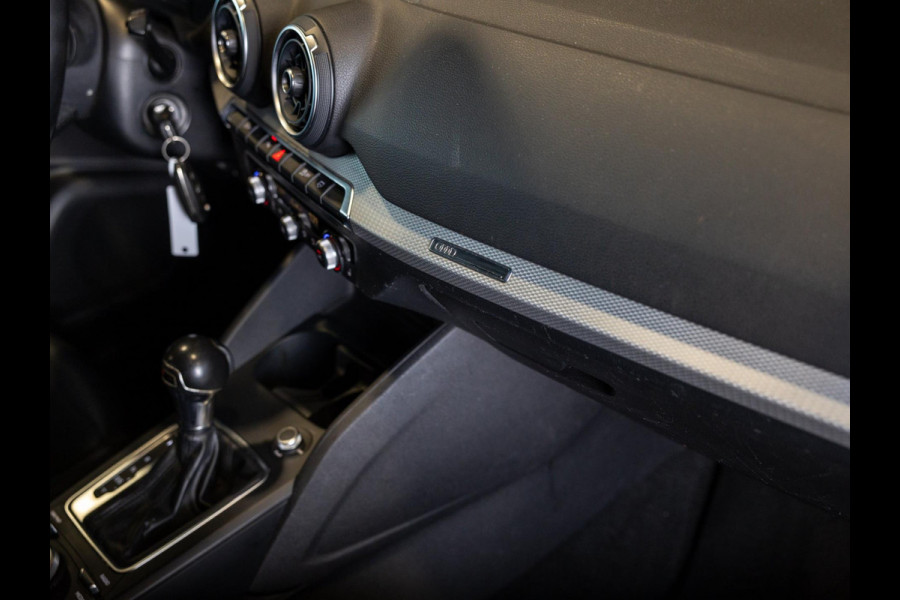 Audi Q2 1.4 TFSI CoD S-Line / 150pk / Stoelverwarming / Leder /