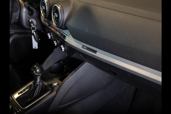 Audi Q2 1.4 TFSI CoD S-Line / 150pk / Stoelverwarming / Leder /