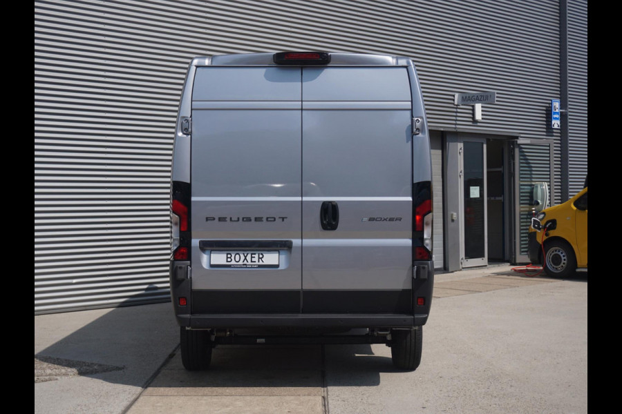 Peugeot e-Boxer 3.5t L3H2 Zwaar 110 kWh | 8 jaar garantie | Pakket Style Black | Pakket Premium Visibilit LED | Pakket City Plus
