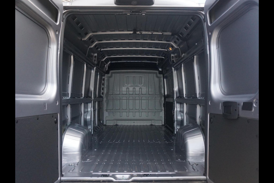 Peugeot e-Boxer 3.5t L3H2 Zwaar 110 kWh | 8 jaar garantie | Pakket Style Black | Pakket Premium Visibilit LED | Pakket City Plus