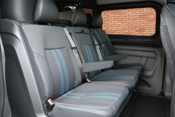 Ford Transit Custom 300 2.0 TDCI L2H1 Sport 170 PK DC | Dubbel Cabine | 360 Camera | ACC | Blind Spot | Navigatie | Camera | CarPlay | Lane Assist | Elek. Trekhaak | 5-Zitter | BPM VRIJ | Verlengde fabrieksgarantie tot 12-2029