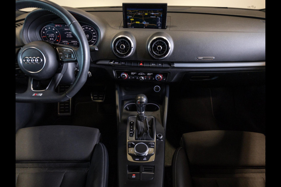 Audi A3 Sportback 35 TFSI CoD 2x S-Line / 150pk / Automatische klimaatregeling / Stoelverwarming / Afgevlakt stuurwiel /