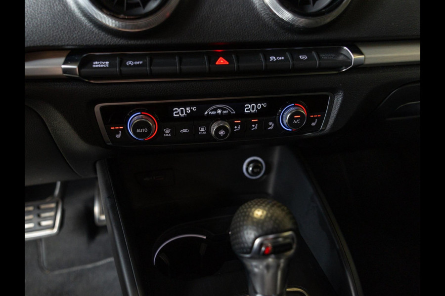 Audi A3 Sportback 35 TFSI CoD 2x S-Line / 150pk / Automatische klimaatregeling / Stoelverwarming / Afgevlakt stuurwiel /