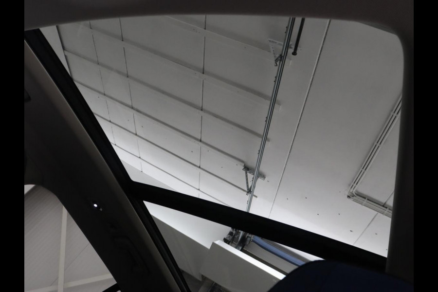 Lynk & Co 01 1.5 Plug In | Panoramadak | Trekhaak | Infinity by Harman | Camera | Adaptive cruise | Stoelverwarming | Carplay | Memory | Full LED | PHEV