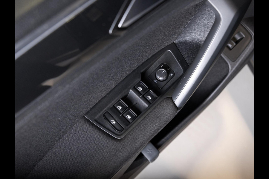 Volkswagen Tiguan 1.4 TSI ACT Comfortline Business / 150pk / Trekhaak / Keyless / Adaptieve cruise control /