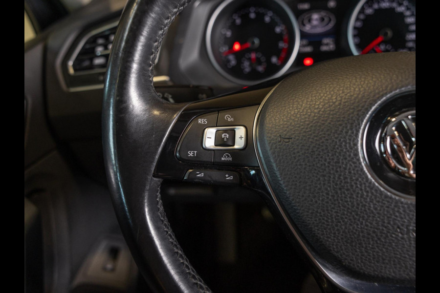 Volkswagen Tiguan 1.4 TSI ACT Comfortline Business / 150pk / Trekhaak / Keyless / Adaptieve cruise control /