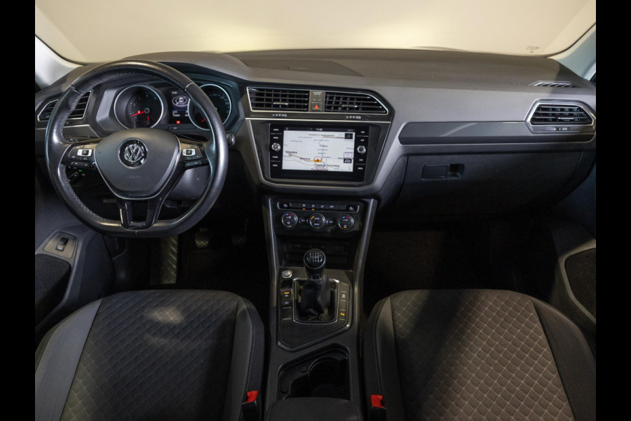 Volkswagen Tiguan 1.4 TSI ACT Comfortline Business / 150pk / Trekhaak / Keyless / Adaptieve cruise control /