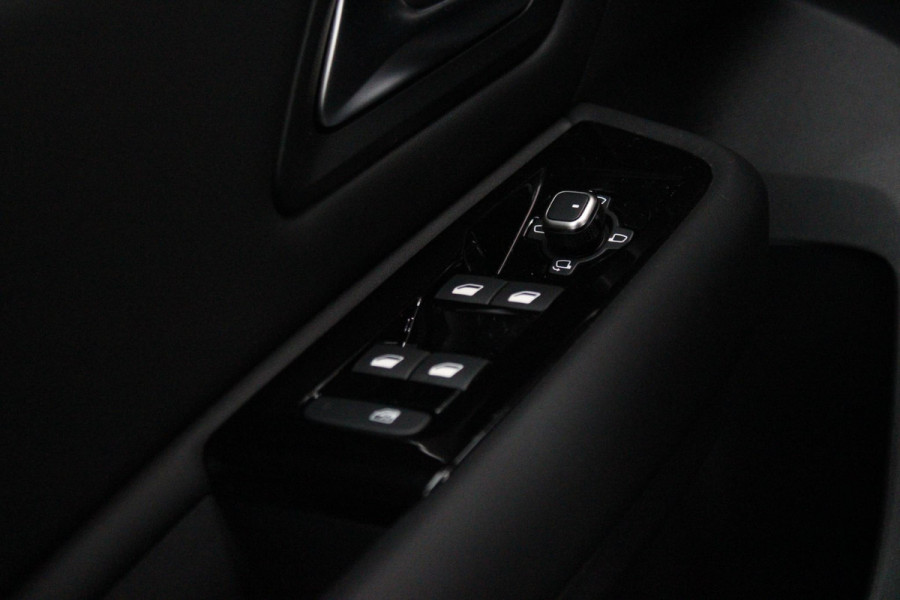 Citroën C5 X 1.6 Plug-in Hybrid 225PK MAX | PANORAMISCH SCHUIF / KANTELDAK | ELEKTRISCHE VOORSTOELEN MET GEHEUGEN | VOORSTOEL VENTILATIE | VOORSTOEL VERWARMING | VOORSTOELEN MET MASSAGE FUNCTIE | LEDEREN BEKLEDING | STUUR VERWARMING | DRAADLOOS APPLE CARPLAY / ANDROID AUTO | 360° CAMERA | KEYLESS ENTRY / START | 19"LICHTMETALEN VELGEN | ELEKTRISCH BEDIENBARE ACHTERKLEP MET HANDSFREE FUNCTIE | HEADUP DISPLAY | NAVIGATIE | ADAPTIVE CRUISE CONTROL |